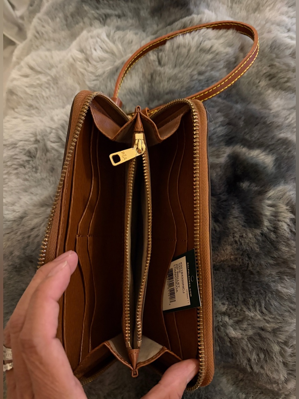 Ralph Lauren Tan Brown Leather Wristlet WalletThe zipper little rusty never use - Picture 3 of 4